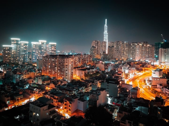  Thành phố ko khi nào ngủ: TP Sài Gòn về tối từng lung linh cho tới chết mệt hoặc như vậy - 1