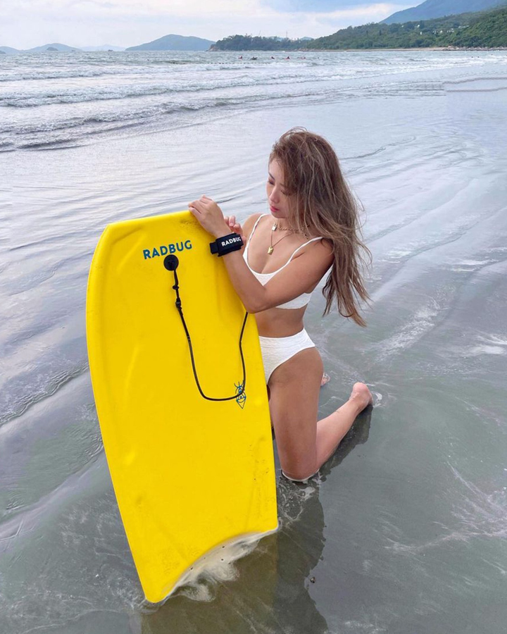 hot girl tử vong vì ngã lúc selfie ảnh 3 Mải chụp tự sướng, hot girl Hong Kong ngã từ thác nước, chết thảm - 3