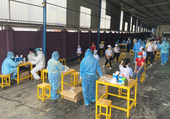 TP.HCM: Doanh nghiệp được hoạt động nếu công nhân lưu trú tại nhà máy - 1