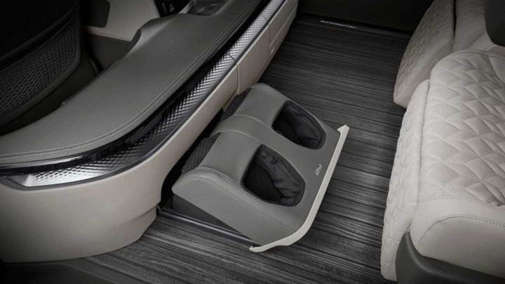 Kia Carnival 2021 có thêm phiên bản 4 chỗ - 7