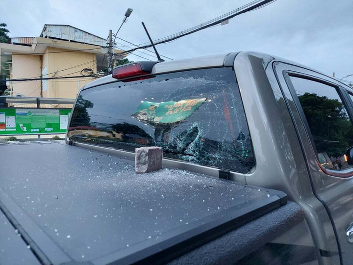 Chuyện người xin cơm từ thiện ném vỡ kính xe và cái kết khiến dân mạng xúc động - 1