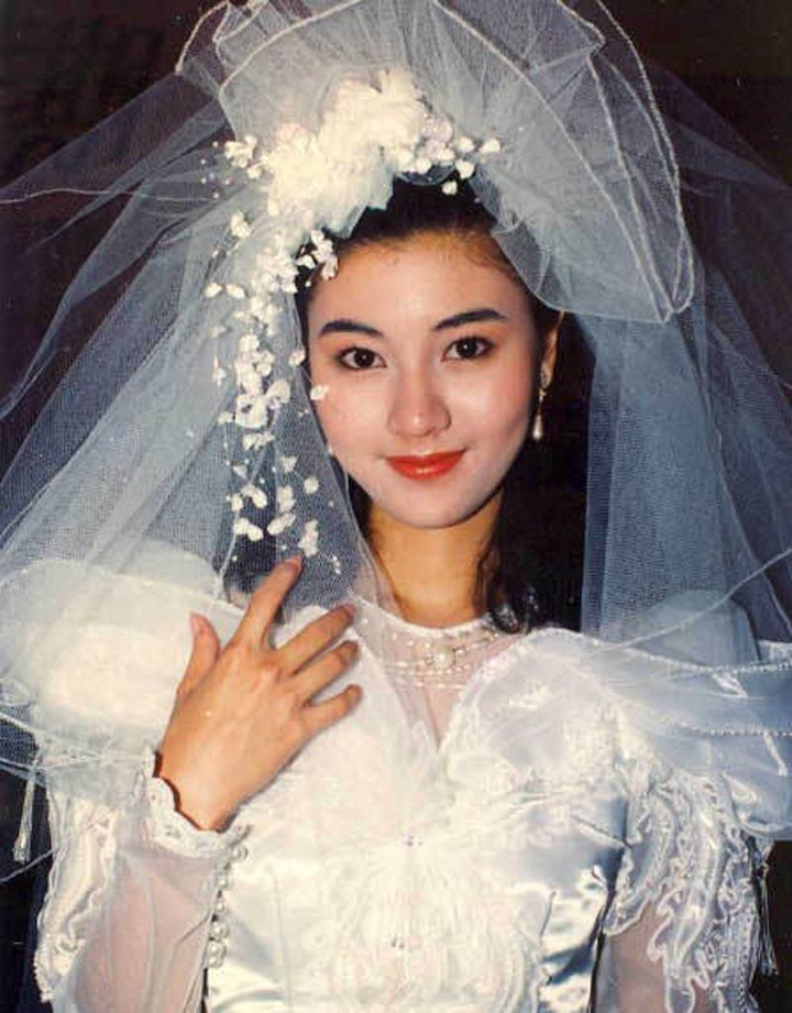 2 điều 'chân lý' ở Hong Kong: Tiền của Lý Gia Thành và sắc đẹp của Lý Gia Hân - 2