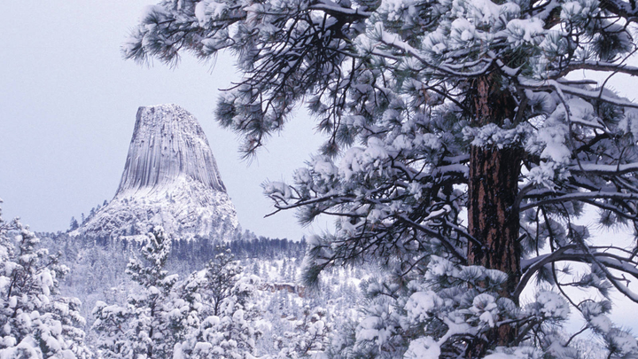 Ngọn ‘Tháp Quỷ’ cao chưa tới 300m nhưng chỉ 1% du khách có thể leo được đến đỉnh - 5