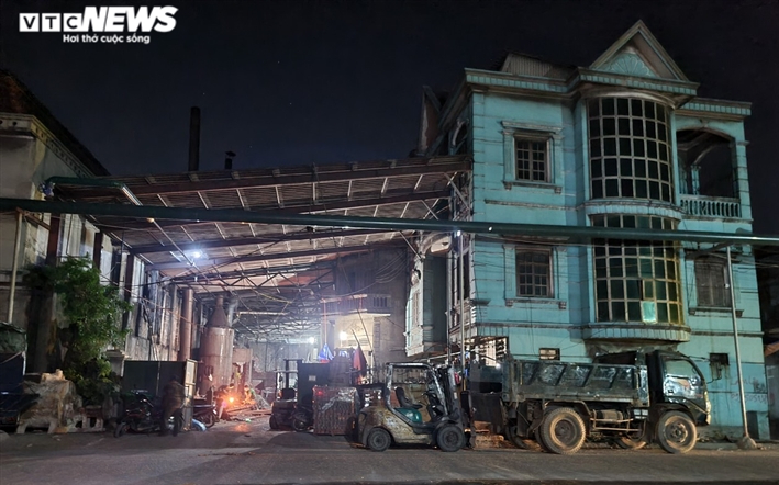 Bị cấm hoạt động, doanh nghiệp giấy ở Bắc Ninh vẫn lén lút sản xuất vào ban đêm - 1