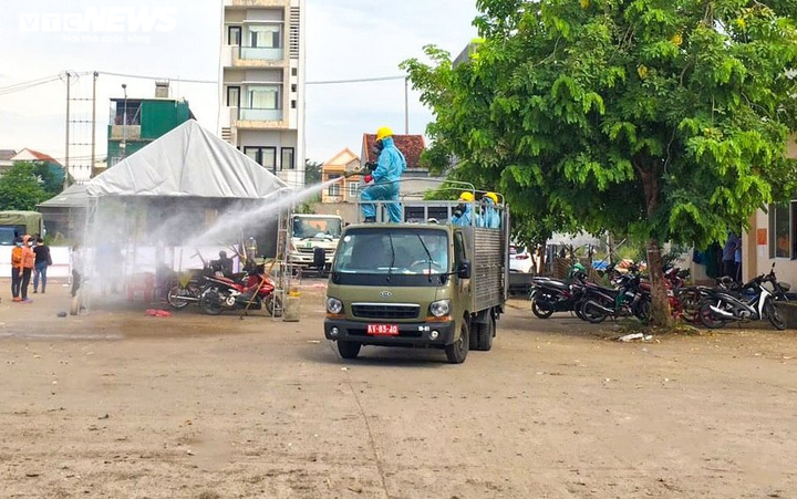 Quảng Ngãi: Bé 2 tuổi và bé 6 tuổi dương tính với virus SARS-CoV-2 - 1