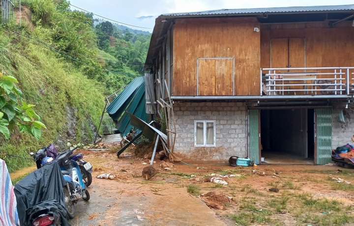 Hà Giang: Mưa lớn, sạt lở khiến 2 người thương vong - 1