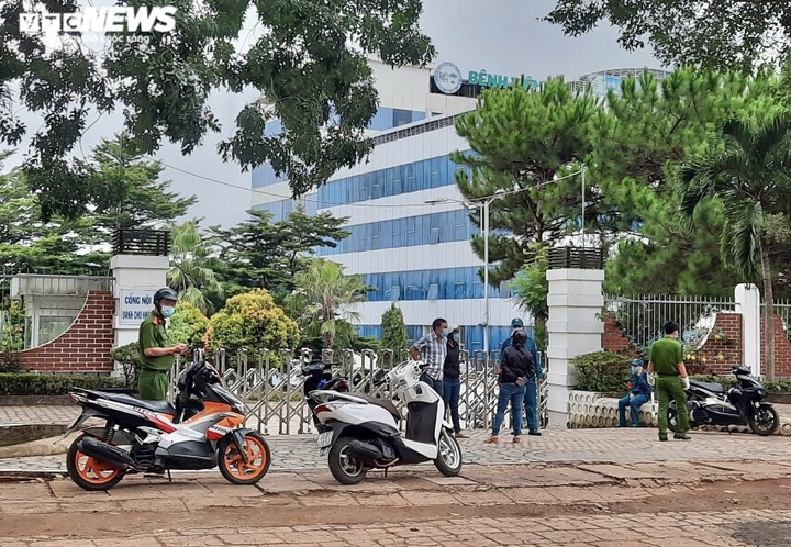 Gia Lai khoanh vùng bệnh viện và trường học liên quan bệnh nhân COVID-19 - 1