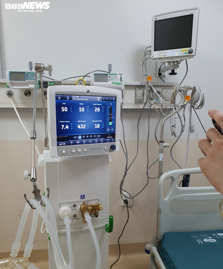 Ảnh: TP.HCM huy động bác sĩ giỏi, máy móc hiện đại nhất cho BV hồi sức COVID-19 - 10