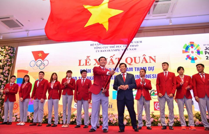 Bộ trưởng Nguyễn Văn Hùng: 'Hãy cống hiến với lá cờ Tổ quốc trong tim' - 2