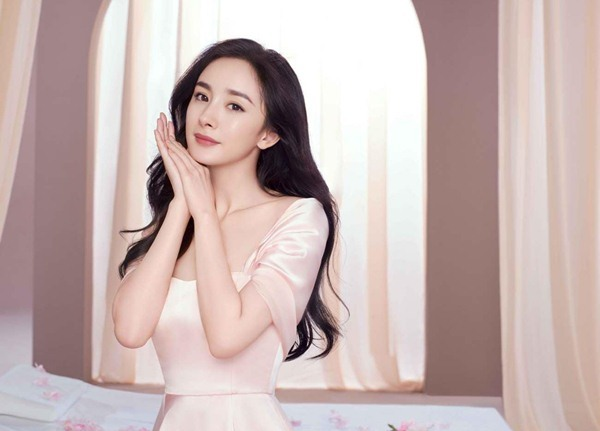 Hơn 1 năm không gặp mẹ, con gái Dương Mịch hiểu chuyện đến đau lòng - 1