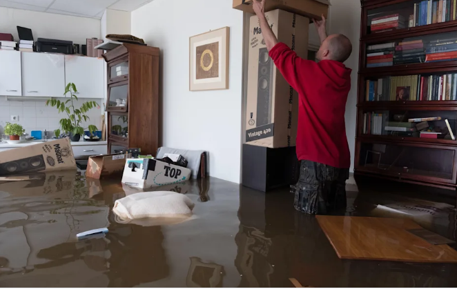 Ảnh: Lũ lụt lịch sử tàn phá khủng khiếp Đức, Hà Lan - 7