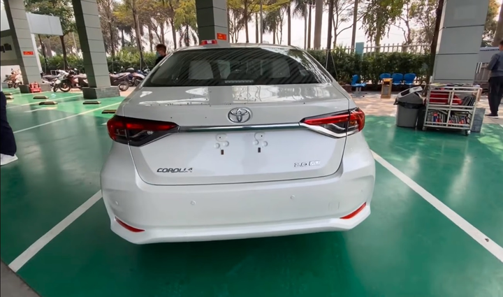 Toyota Corolla Altis 2021 đầu tiên về Việt Nam ảnh 5 Toyota Corolla Altis 2021 đầu tiên xuất hiện tại Việt Nam - 4