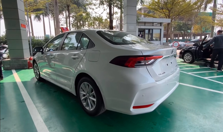 Toyota Corolla Altis 2021 đầu tiên về Việt Nam ảnh 6 Toyota Corolla Altis 2021 đầu tiên xuất hiện tại Việt Nam - 5
