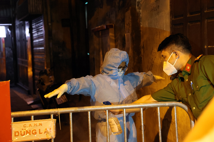 Hà Nội phong tỏa nơi ở của nhân viên Tổng Công ty Vận tải mắc COVID-19 - 7