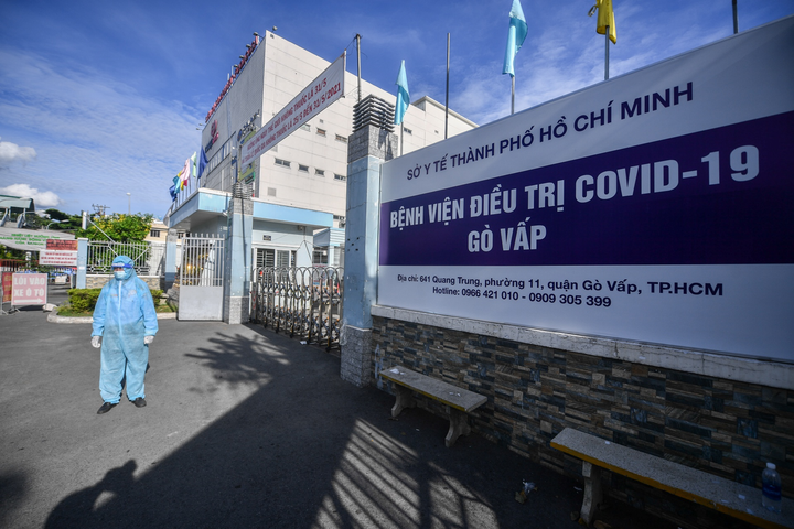 Bên trong khu điều trị người mắc COVID-19 có bệnh nền, thở máy tại TP.HCM - 10