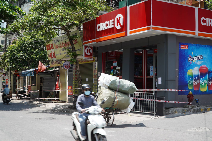 Hà Nội phong toả cửa hàng xổ số có ca dương tính với SARS-CoV-2 - 4