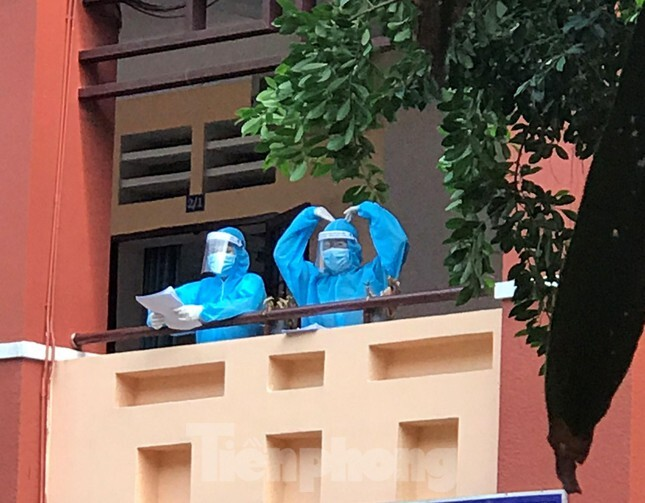 Tình nguyện viên viết thư xin tiếp tục hỗ trợ tuyến đầu chống dịch COVID-19 - 3