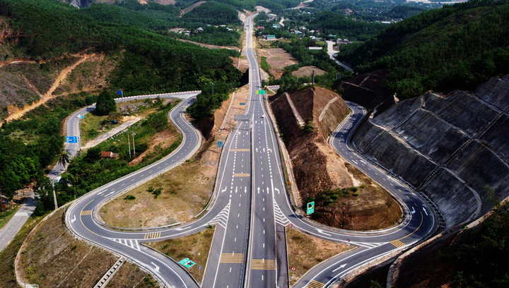 Chậm giải ngân vốn đầu tư công: Vì đâu dòng tiền bị 'nghẽn'? - 2