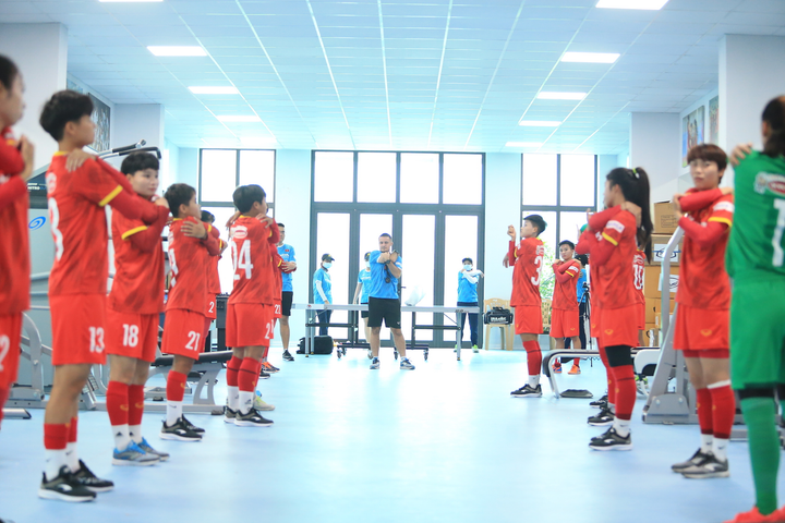 11 thành viên tuyển nữ Việt Nam phải cách ly - 1