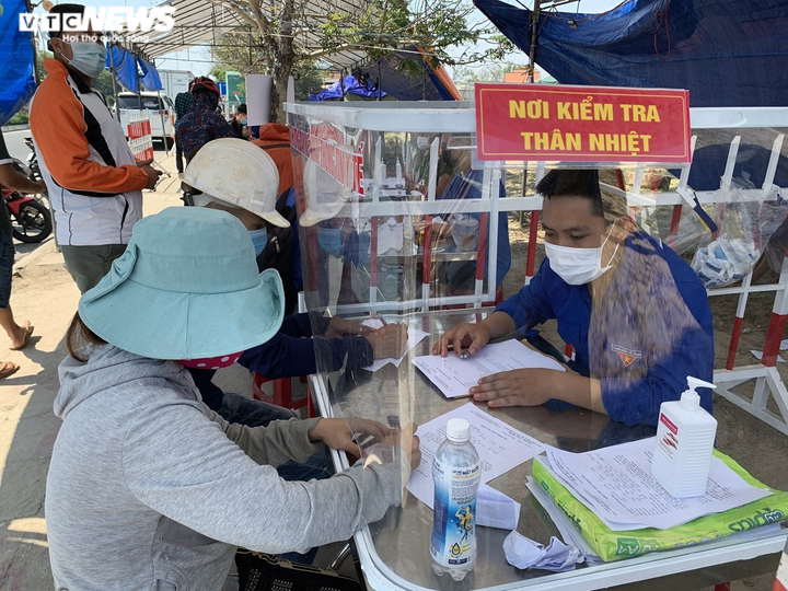 Hôm nay, người Quảng Nam làm việc tại Đà Nẵng được về nhà mà không phải cách ly - 1