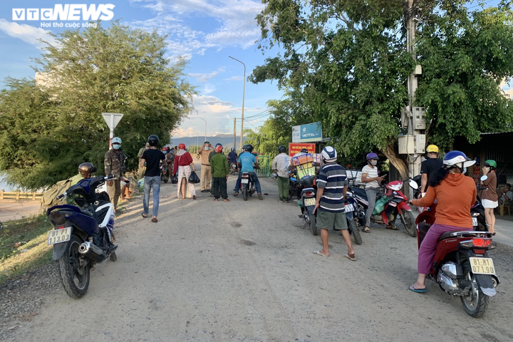 Cận cảnh những khu vực giãn cách xã hội theo Chỉ thị 16 ở Gia Lai - 6