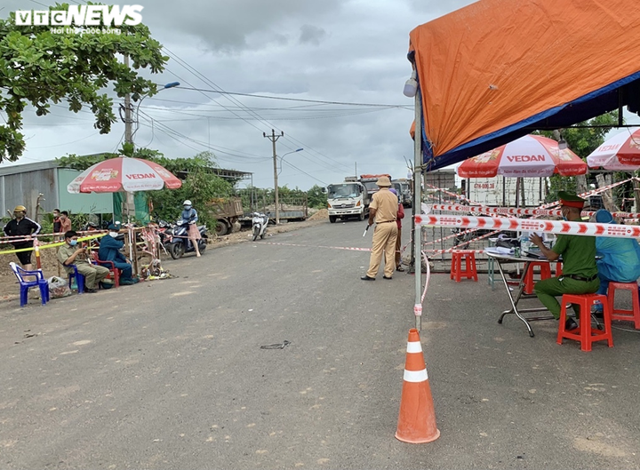 Cận cảnh những khu vực giãn cách xã hội theo Chỉ thị 16 ở Gia Lai - 10