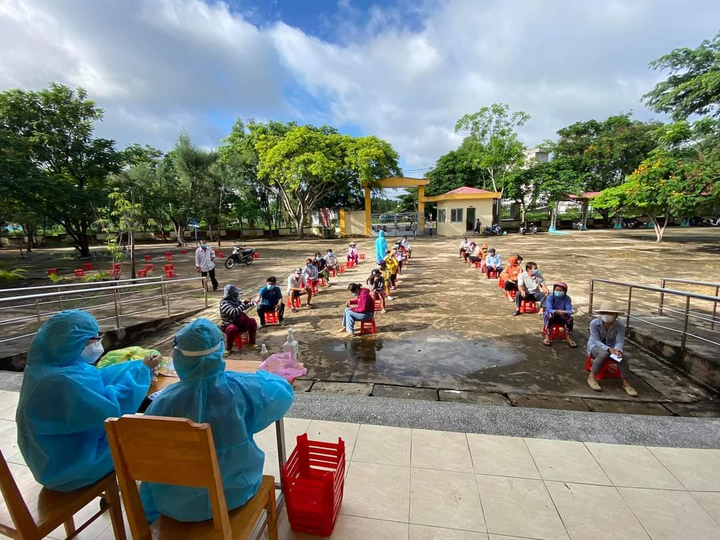  TP.HCM ghi nhận thêm 2.382 bệnh nhân COVID-19 mới, chủ yếu trong khu phong toả - 1