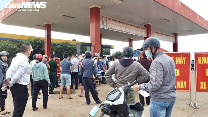 Kon Tum lên phương án đón người từ TP.HCM và các tỉnh phía Nam trở về - 1