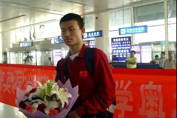 Thiên tài toán học bị gọi là 'đồ ngốc', trở thành giảng viên đại học danh tiếng - 1