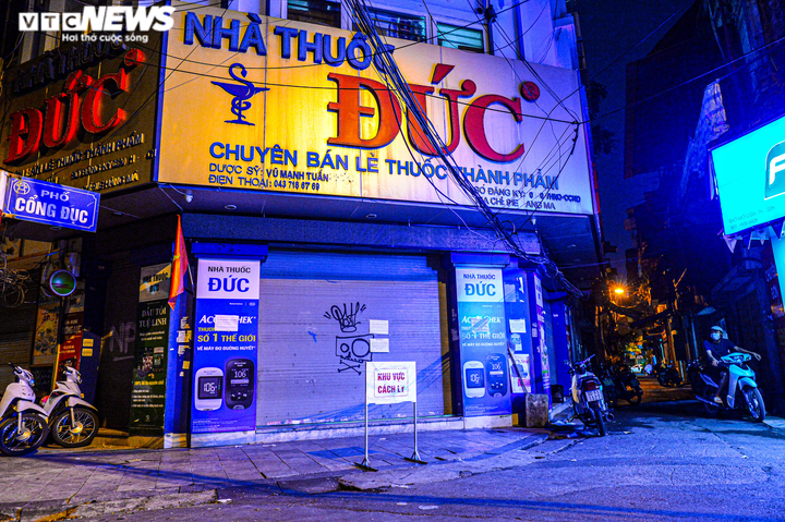 Ảnh: Thêm 41 người nghi mắc COVID-19, Hà Nội tạm phong tỏa nhiều địa điểm - 3