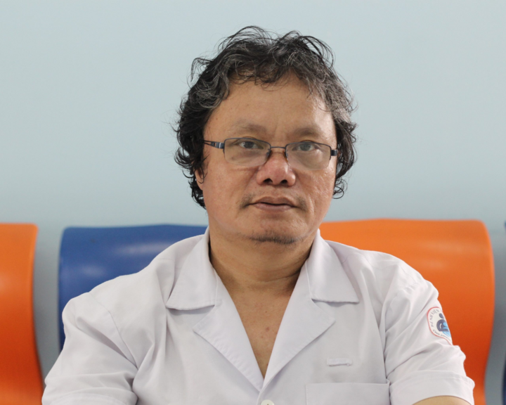 BS Trương Hữu Khanh: TP.HCM cần làm 3 việc nếu không muốn quá tải hệ thống y tế - 1