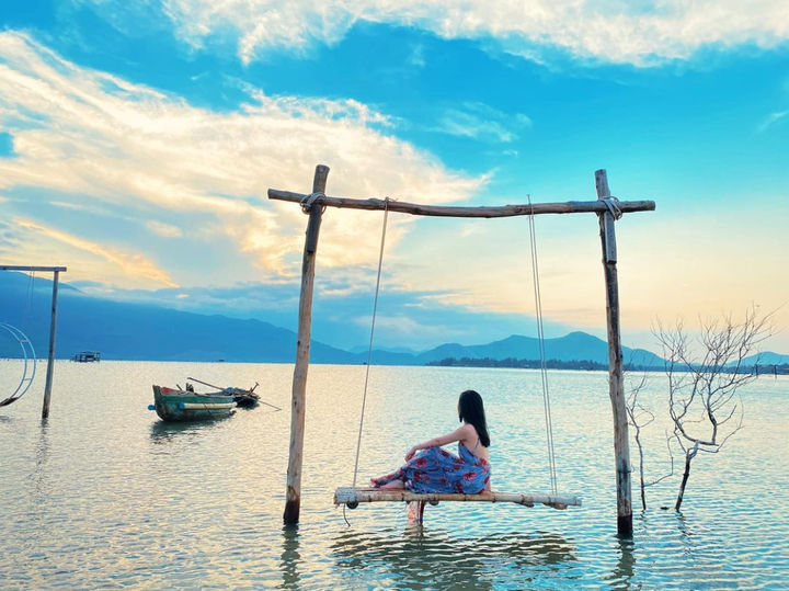 ‘Nàng thơ xứ Huế’ đẹp mơ màng dưới mọi góc ảnh, sau dịch phải đến ngay xả stress - 10