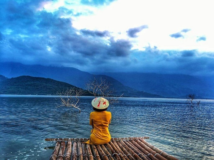 ‘Nàng thơ xứ Huế’ đẹp mơ màng dưới mọi góc ảnh, sau dịch phải đến ngay xả stress - 11