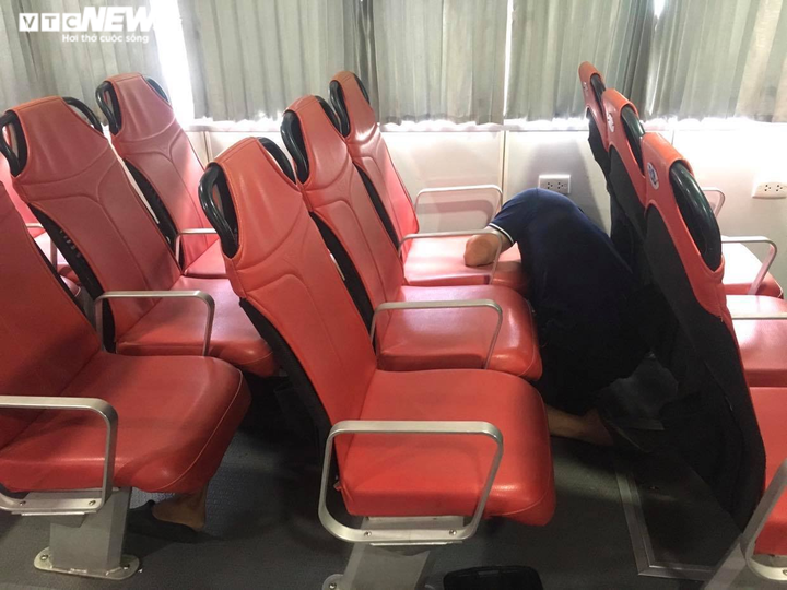 Rau củ quả từ miền Tây khởi hành về TP.HCM trên con tàu chở khách giá triệu USD - 1