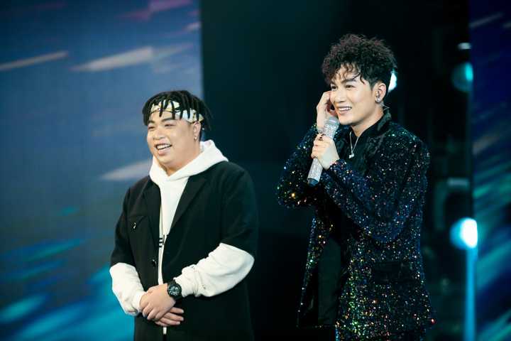 Con gái Mỹ Linh hóa công chúa, song ca tình tứ cùng Khắc Hưng - 2