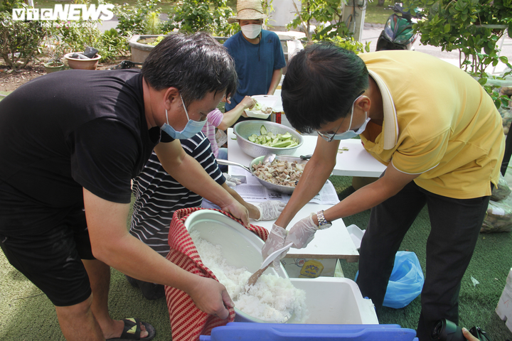 Chủ tịch Nguyễn Thành Phong viết tâm thư động viên người dân TP.HCM chống dịch - 2