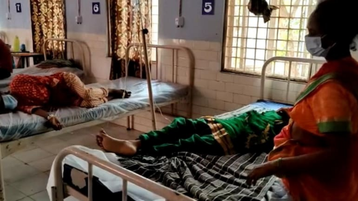 Thấy hàng xóm chết vì COVID-19, gia đình sợ hãi tự nhốt mình 15 tháng - 1