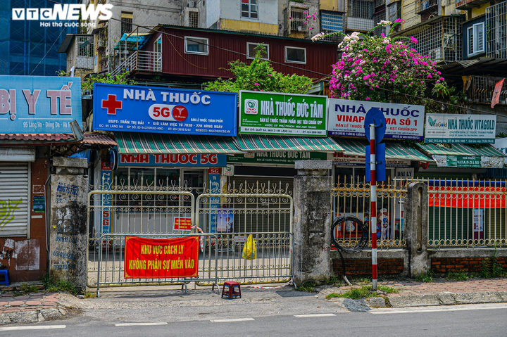 Hà Nội phong tỏa chợ thuốc trên phố Láng Hạ và các hộ dân liên quan ca COVID-19 - 3