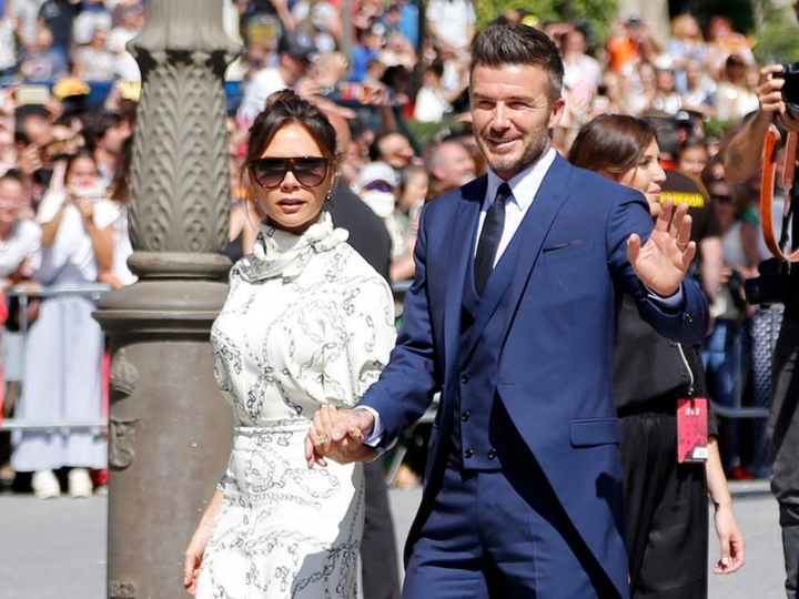 Ảnh: Nhìn lại 22 năm hôn nhân của David Beckham - Victoria - 16