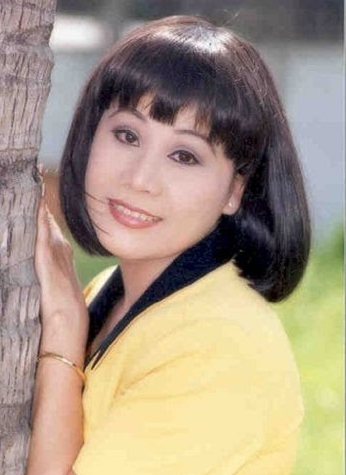 'Nữ hoàng Mưa bụi' làm nail trên đất Mỹ sau khi giải nghệ - 1