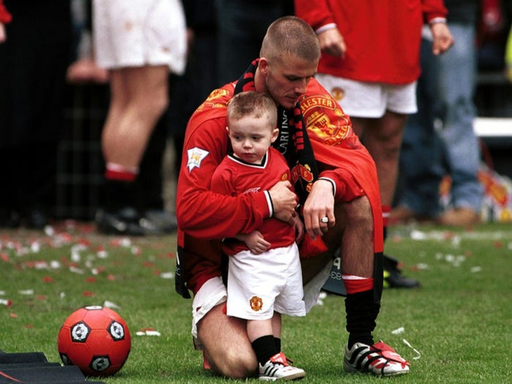 Ảnh: Nhìn lại 22 năm hôn nhân của David Beckham - Victoria - 3