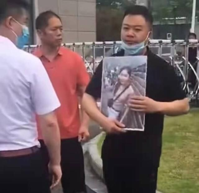 Nữ sinh bị thầy giáo sát hại dã man, cha mẹ phẫn uất đòi công bằng cho con gái - 5