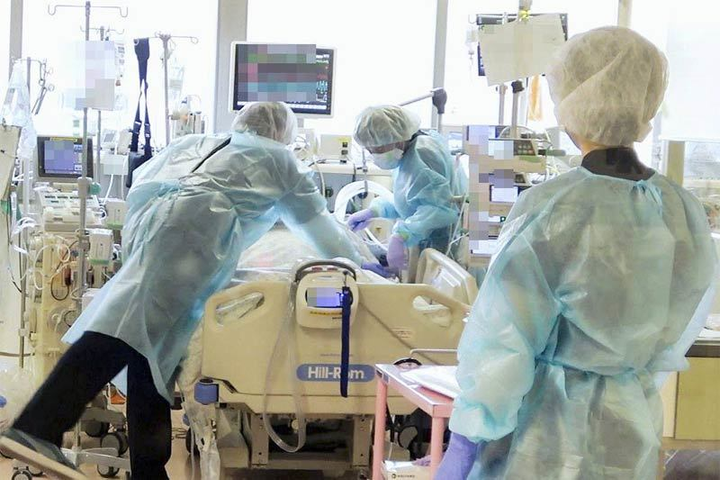 Nhật thành nước đầu tiên phê chuẩn thuốc kháng thể Ronapreve trị COVID-19 - 1