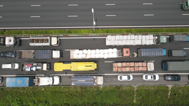 Hàng xe nối dài, ùn tắc gần 3km ở chốt kiểm dịch trên cao tốc Pháp Vân - Cầu Giẽ - 5