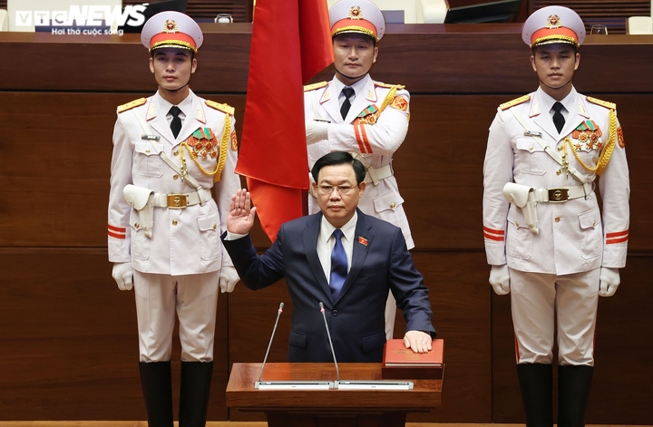 Chủ tịch Quốc hội Vương Đình Huệ: Nguyện cống hiến hết sức vì quốc gia, dân tộc - 1