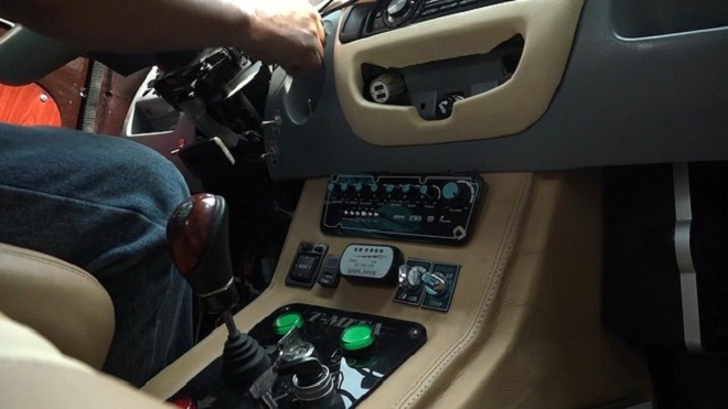 Ô tô điện tự chế của thợ Việt lên báo Tây - 2