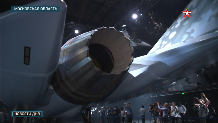 Tiêm kích tàng hình Nga đón vị khách đặt biệt trong ngày khai mạc MAKS-2021 - 10