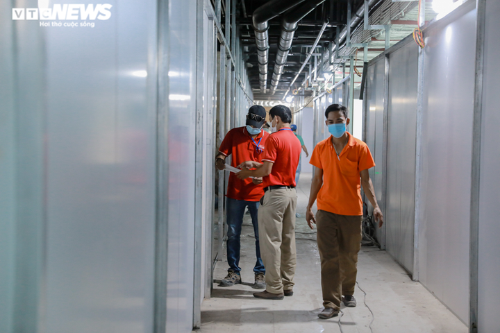 Ảnh: Bệnh viện dã chiến Thuận Kiều Plaza khoác áo mới sau 14 ngày cải tạo - 4