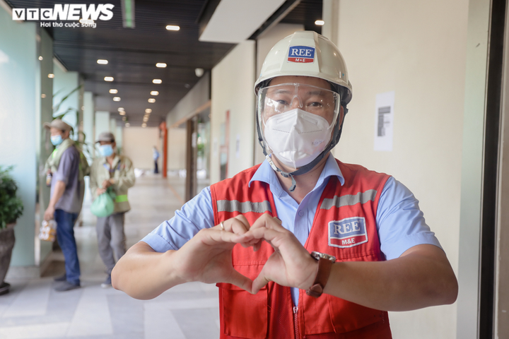 Ảnh: Bệnh viện dã chiến Thuận Kiều Plaza khoác áo mới sau 14 ngày cải tạo - 5