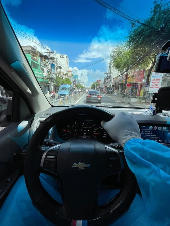 Chồng vận chuyển thực phẩm chống dịch, dỗi vợ vì bị hỏi: Làm vậy có tiền không? - 1